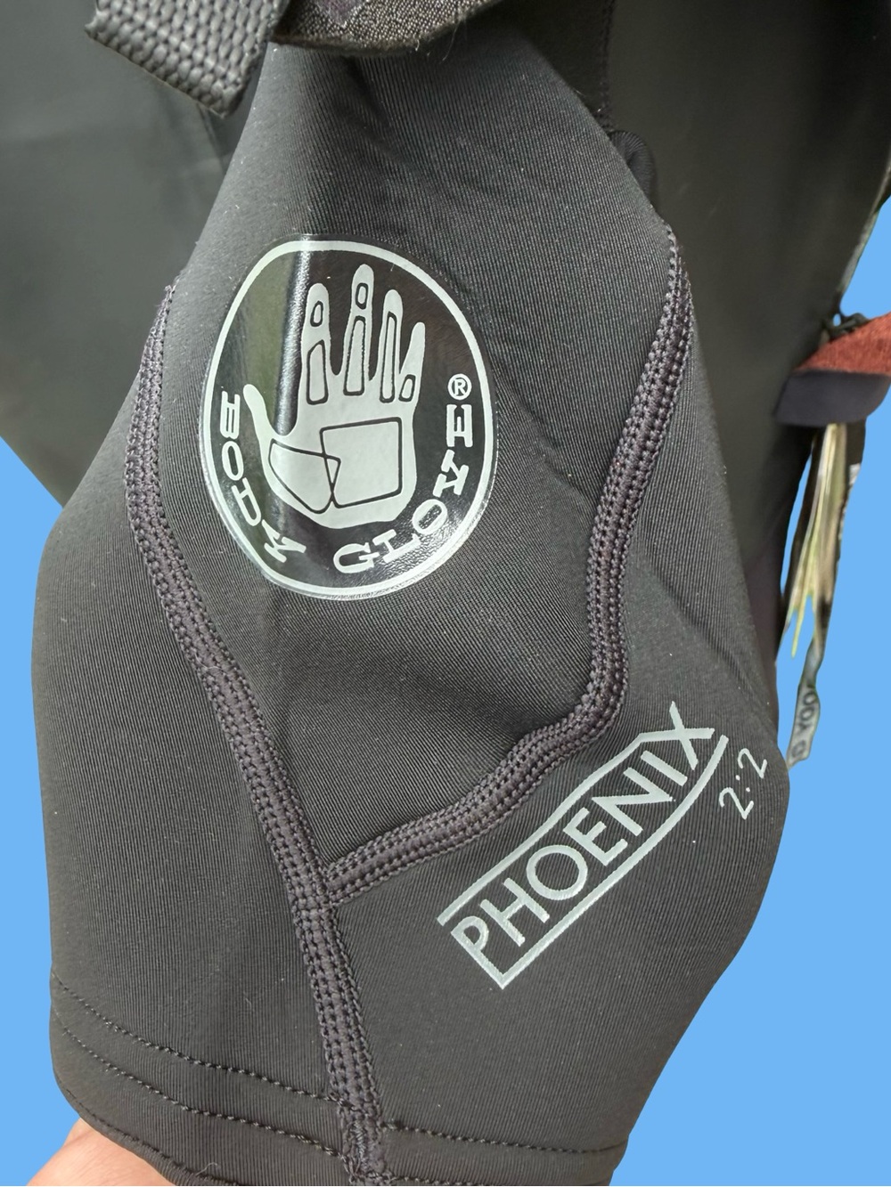 NEW BODY GLOVE - Phoenix 2/2mm Back Zip Short Sleeve Full Wetsuit - Black - Picture 8 of 16